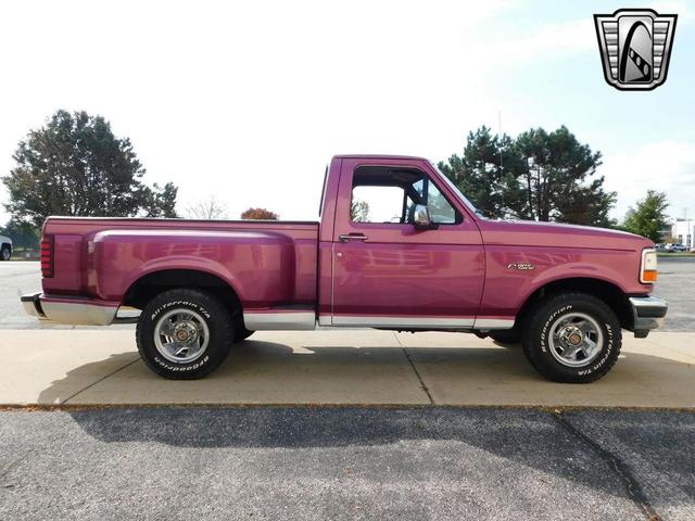 Photo of 1992 Red Ford F-150