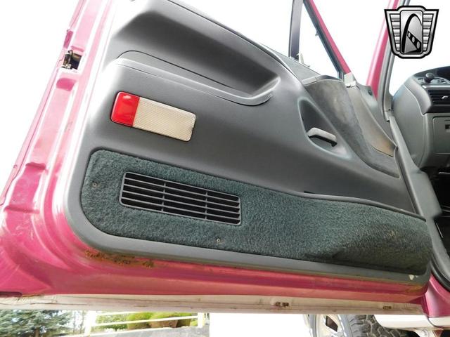 Photo of 1992 Red Ford F-150