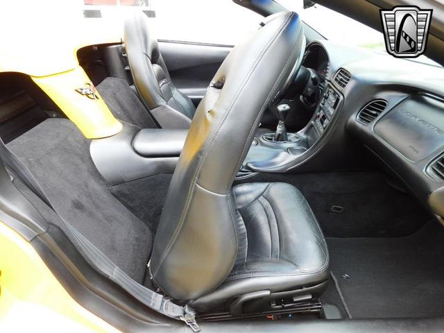 Photo of 2000 Yellow Chevrolet Corvette