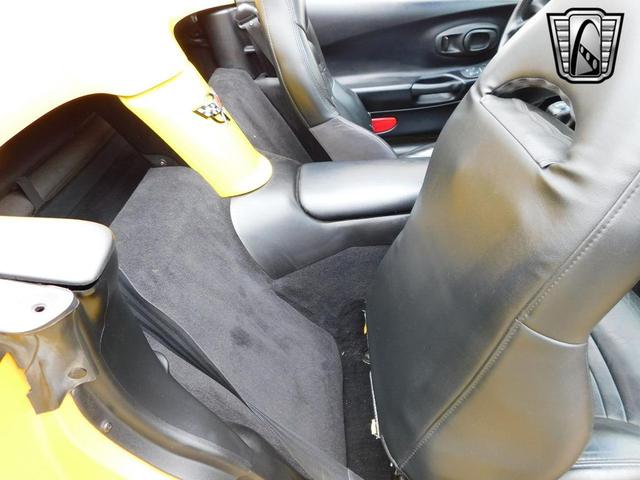 Photo of 2000 Yellow Chevrolet Corvette