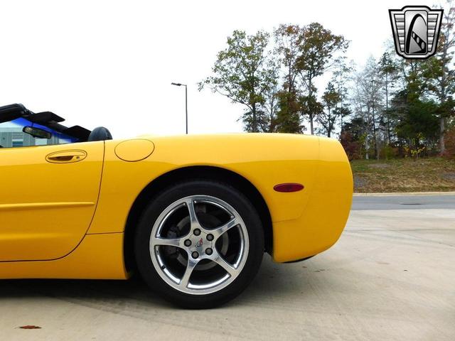 Photo of 2000 Yellow Chevrolet Corvette