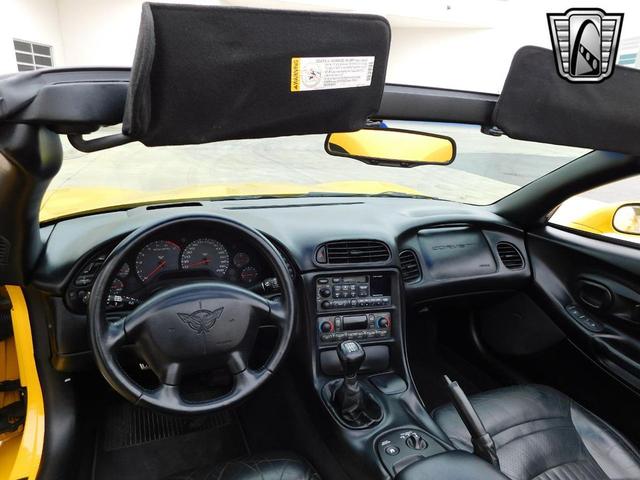 Photo of 2000 Yellow Chevrolet Corvette