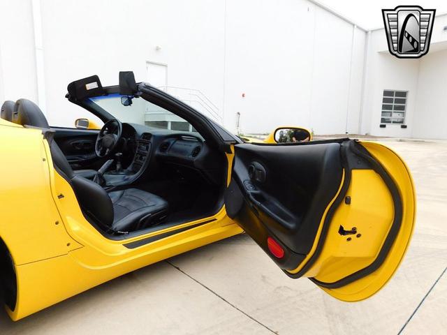 Photo of 2000 Yellow Chevrolet Corvette