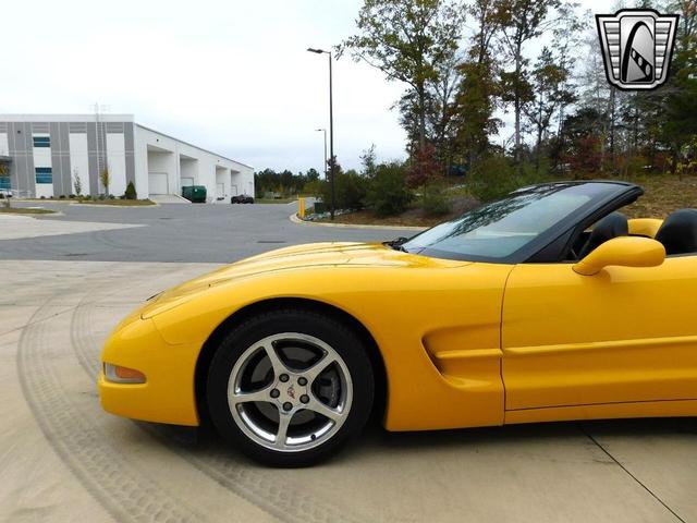 Photo of 2000 Yellow Chevrolet Corvette