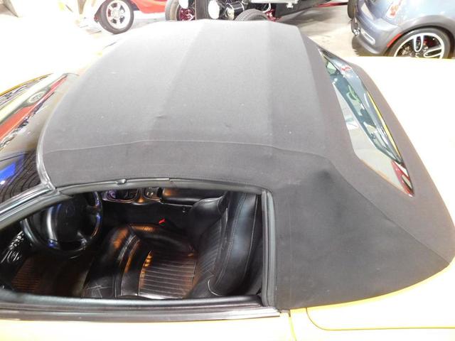 Photo of 2000 Yellow Chevrolet Corvette