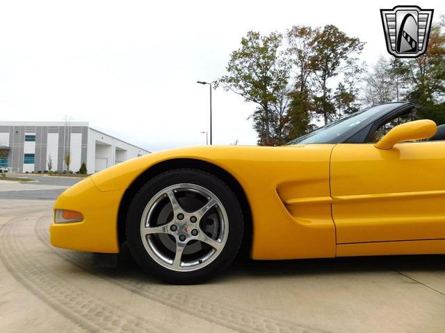 Photo of 2000 Yellow Chevrolet Corvette