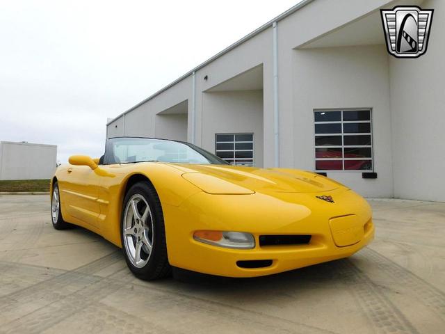 Photo of 2000 Yellow Chevrolet Corvette