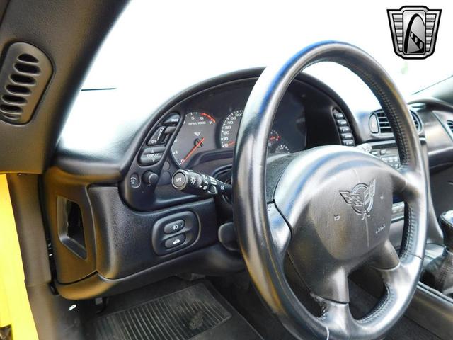 Photo of 2000 Yellow Chevrolet Corvette