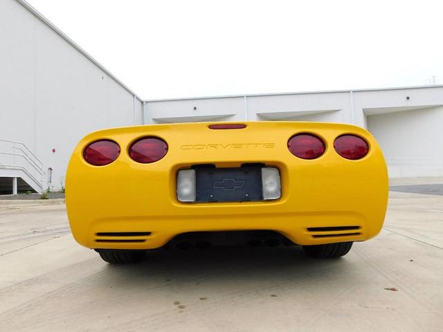 Photo of 2000 Yellow Chevrolet Corvette