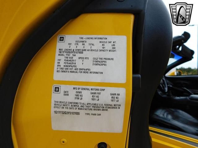 Photo of 2000 Yellow Chevrolet Corvette