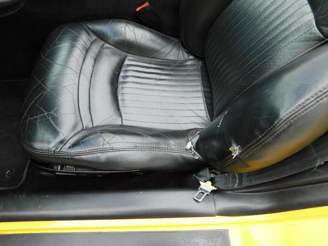 Photo of 2000 Yellow Chevrolet Corvette