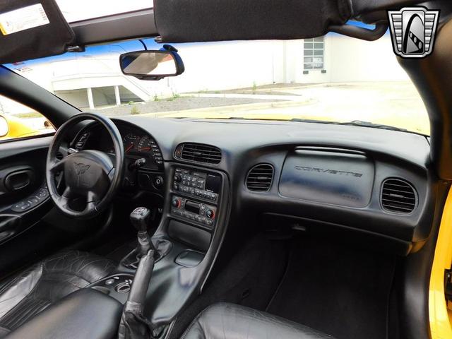Photo of 2000 Yellow Chevrolet Corvette