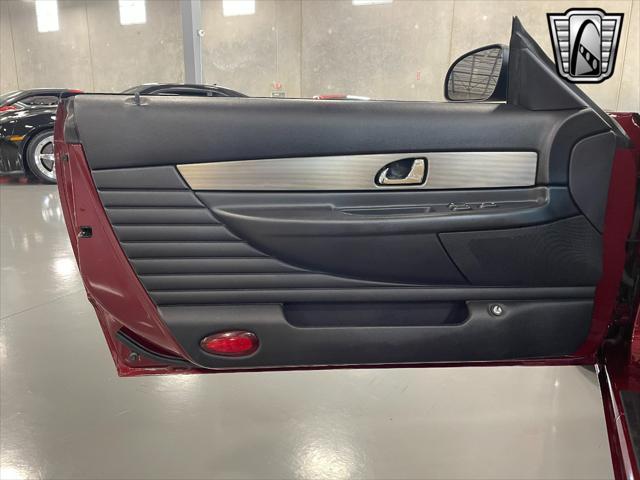 Photo of 2004 Merlot Ford Thunderbird