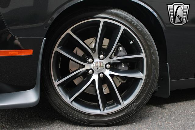 Photo of 2015 Gray Dodge Challenger