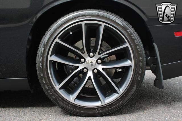 Photo of 2015 Gray Dodge Challenger