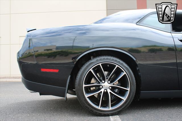 Photo of 2015 Gray Dodge Challenger