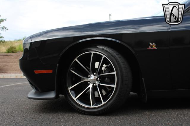 Photo of 2015 Gray Dodge Challenger