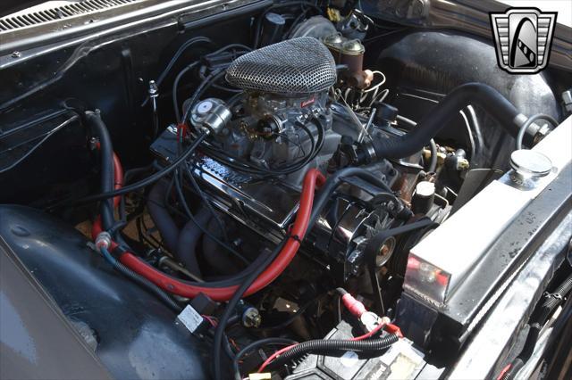 Photo of 1966 Autum Gold Chevrolet Impala