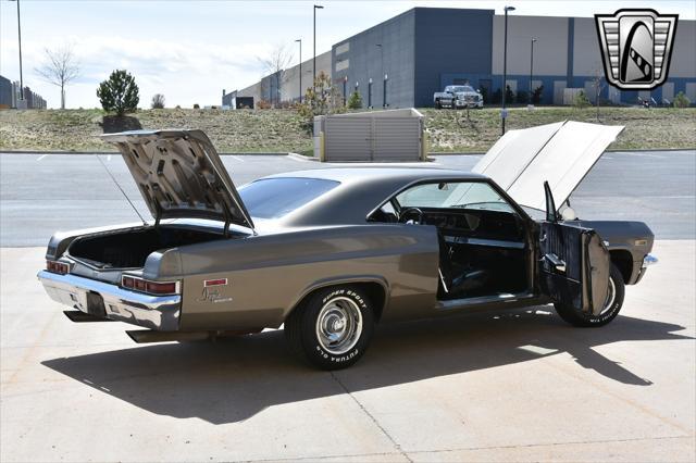 Photo of 1966 Autum Gold Chevrolet Impala