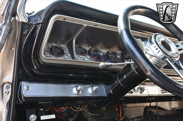 Photo of 1966 Autum Gold Chevrolet Impala