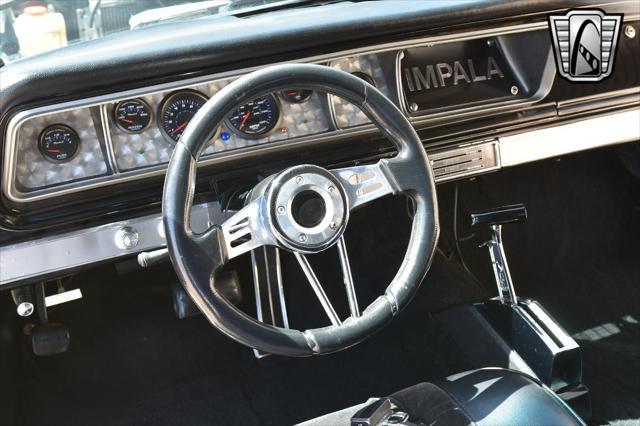 Photo of 1966 Autum Gold Chevrolet Impala