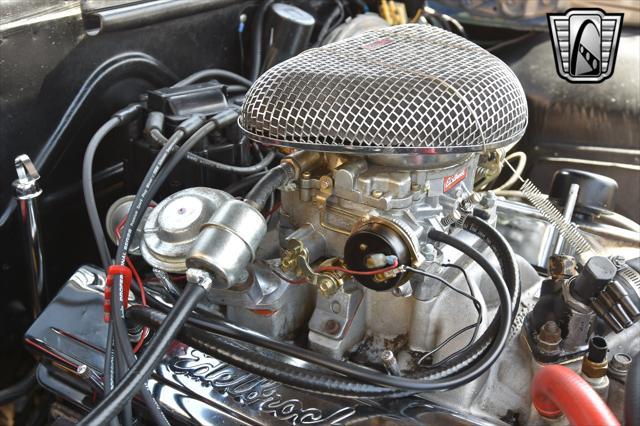 Photo of 1966 Autum Gold Chevrolet Impala