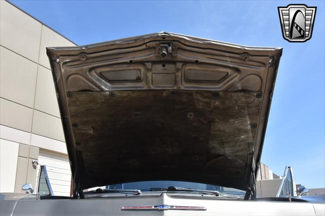 Photo of 1966 Autum Gold Chevrolet Impala