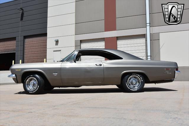 Photo of 1966 Autum Gold Chevrolet Impala