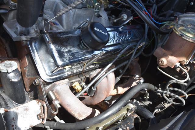 Photo of 1966 Autum Gold Chevrolet Impala