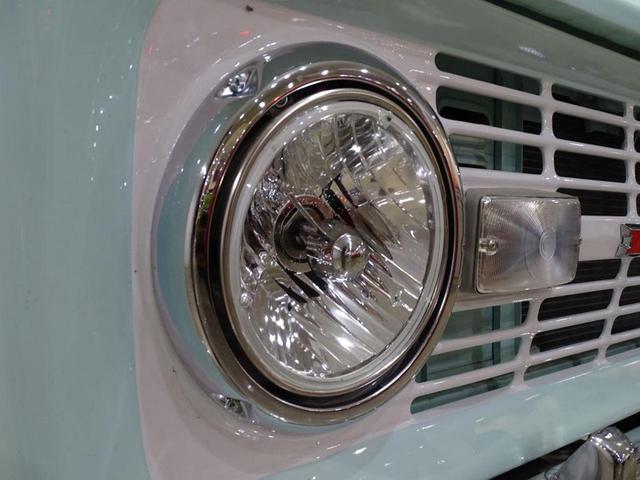 Photo of 1975 Sea foam Green Ford Bronco