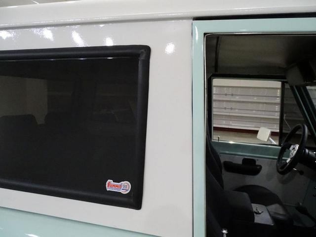 Photo of 1975 Sea foam Green Ford Bronco