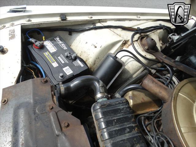 Photo of 1965 White Ford Thunderbird
