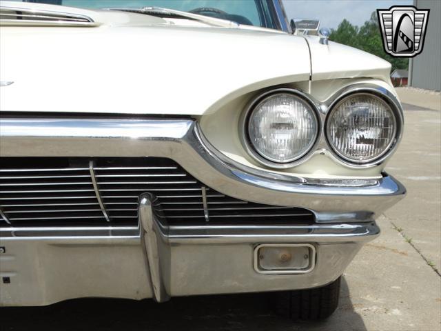 Photo of 1965 White Ford Thunderbird