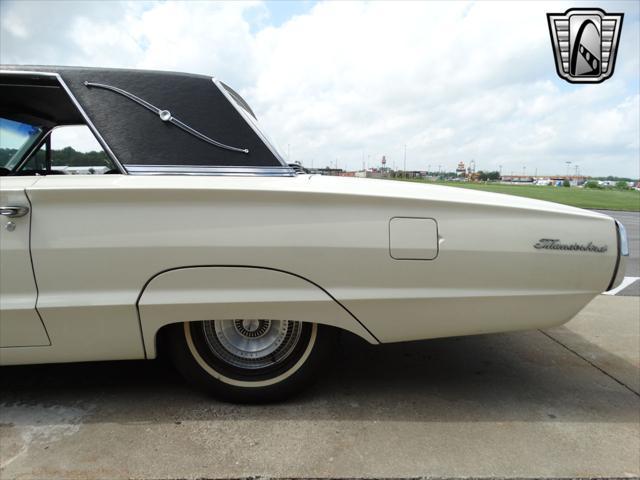 Photo of 1965 White Ford Thunderbird