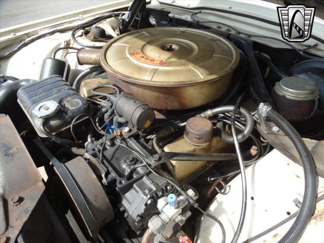 Photo of 1965 White Ford Thunderbird