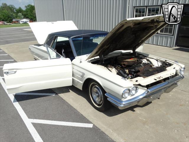 Photo of 1965 White Ford Thunderbird