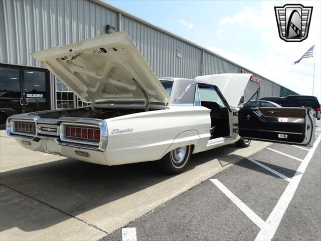 Photo of 1965 White Ford Thunderbird