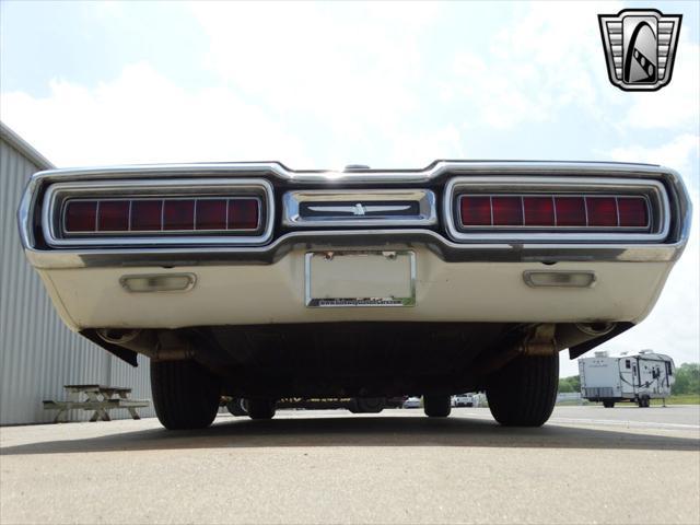 Photo of 1965 White Ford Thunderbird