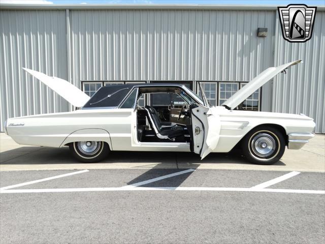 Photo of 1965 White Ford Thunderbird
