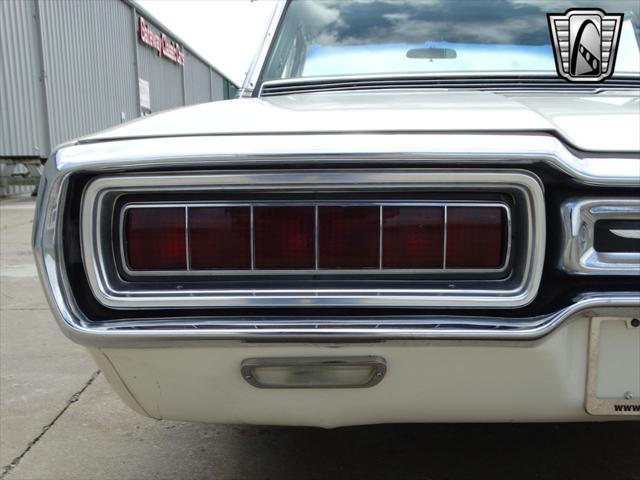 Photo of 1965 White Ford Thunderbird