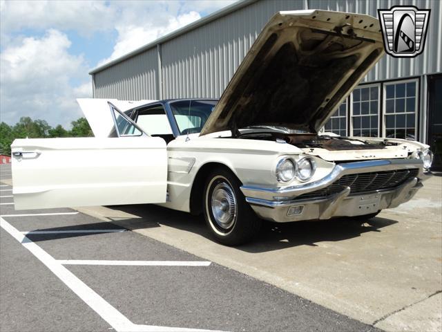 Photo of 1965 White Ford Thunderbird