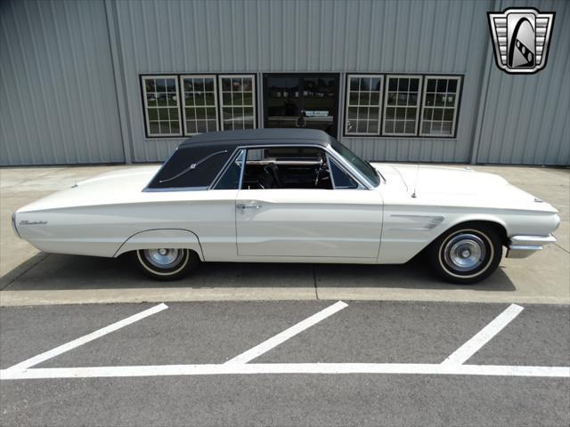 Photo of 1965 White Ford Thunderbird