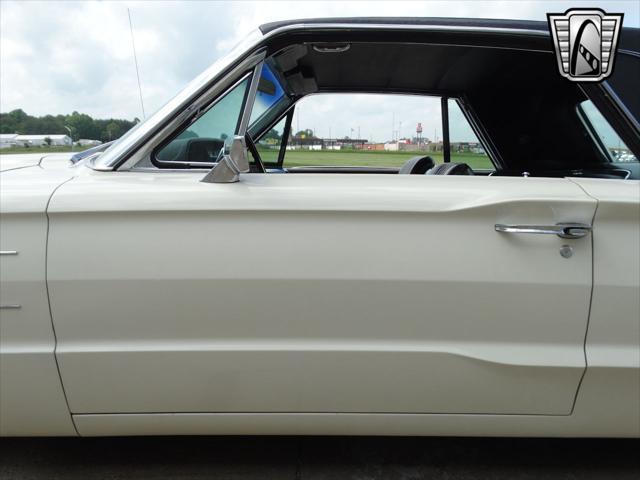 Photo of 1965 White Ford Thunderbird