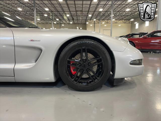Photo of 2002 Silver Chevrolet Corvette