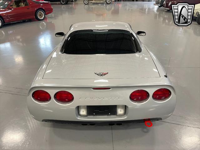 Photo of 2002 Silver Chevrolet Corvette