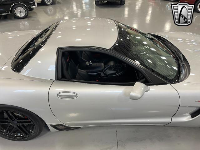Photo of 2002 Silver Chevrolet Corvette