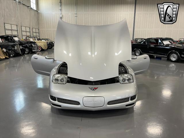 Photo of 2002 Silver Chevrolet Corvette