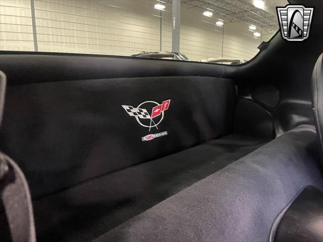 Photo of 2002 Silver Chevrolet Corvette