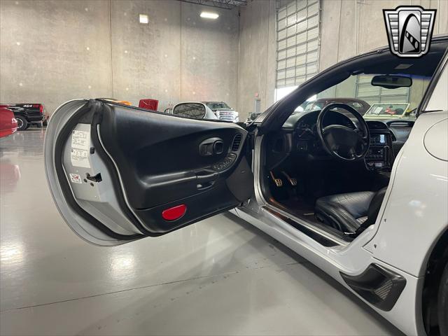 Photo of 2002 Silver Chevrolet Corvette