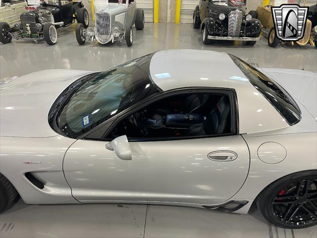 Photo of 2002 Silver Chevrolet Corvette